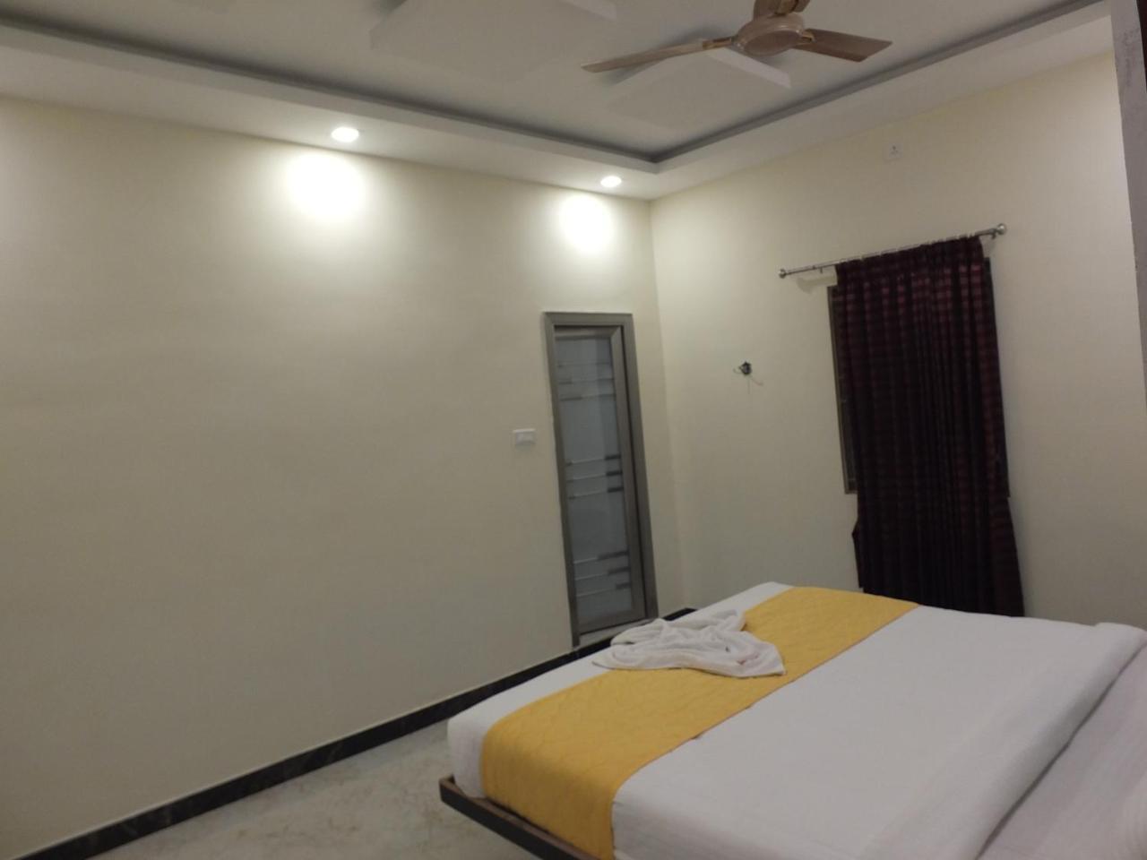 Sushmika Resorts Inn Yercaud Bagian luar foto