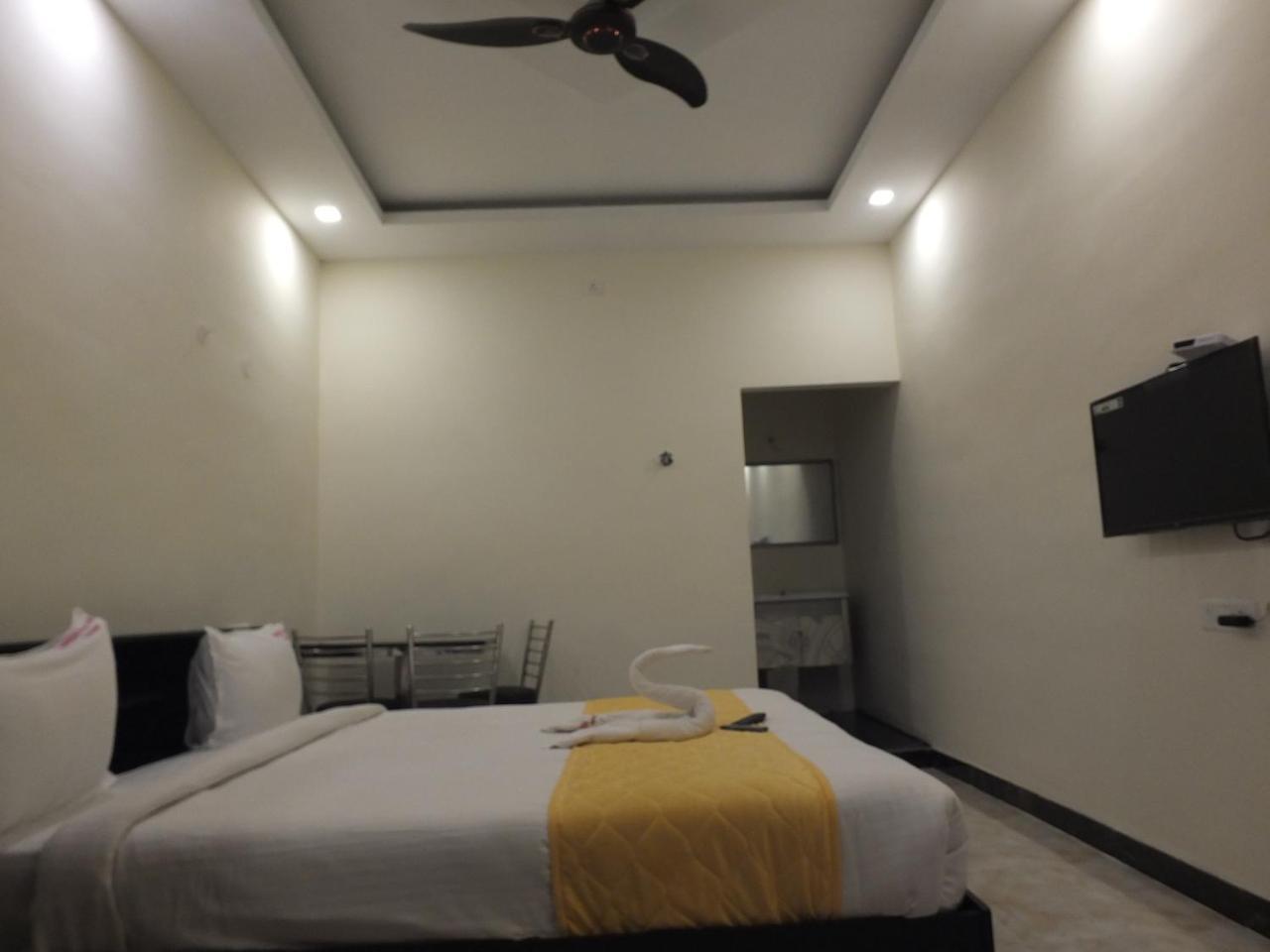 Sushmika Resorts Inn Yercaud Bagian luar foto